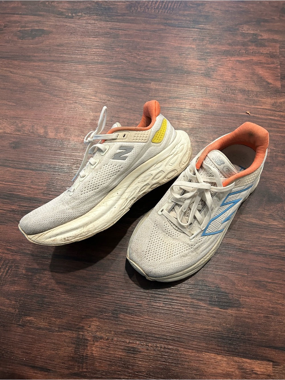New Balance 1080 White Sneaker with Blue Logo and Coral Lining - Picture 3 of 5